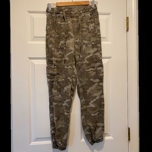 American Eagle Camo Pants